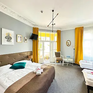 Expolis Residence - City Center - 24H #Betterthanyourex Vendégház